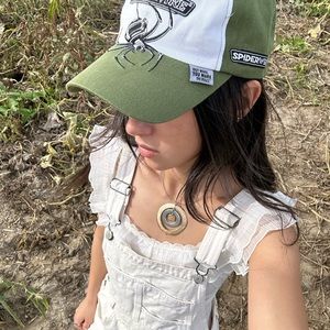 Meet your Posher, Caprice